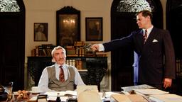 Der geldgierige Conrad (Sven Martinek, rechts) setzt den Anwalt Dr. Jan Kersebohm (Gottfried John) unter Druck.