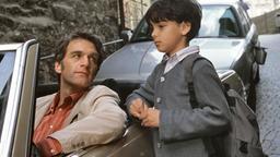 Der kleine Tim (Moritz Basilico) sieht in dem Anwalt Johannes (Walter Sittler, li.)  einen "coolen" Beschützer.