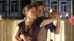 Der letzte Tango: Marc (Heio von Stetten) will Carmen (Julia Richter) nicht verlieren.