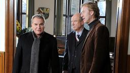 Florian Stemmle (Oliver Stritzel, rechts), sein grantiger Kollege (Dietz-Werner Steck, Mitte) und Wendelin (Fritz Wepper, links)