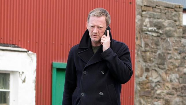 Detective Inspector Jimmy Perez (Douglas Henshall) ermittelt in einer rätselhaften Verbrechensserie auf Shetland.