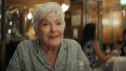 Die 92-jährige Madeleine (Line Renaud) blickt auf ein ereignisreiches Leben zurück.