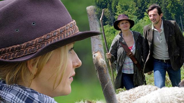 Bild: ARD Degeto Die arbeitslose Juristin Svea Hofmann (Stefanie Stappenbeck) übernimmt einen Job als Schäferin und trifft dabei ihre Jugendliebe Hannes (Hans-Werner Meyer) wieder.