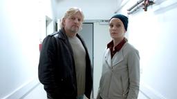 Die Polizeipsychologin Jo (Jeanette Hain) und der Ermittler Jürgen (Frank Kessler) machen sich an die Arbeit.