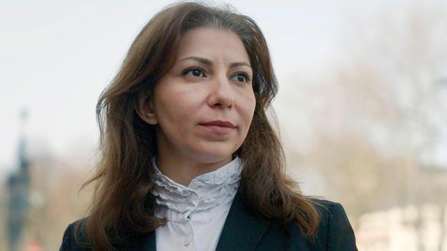 Die syrische Journalistin Luna Watfa berichtet vom weltweit ersten Prozess wegen Verbrechen gegen die Menschlichkeit in Syrien.