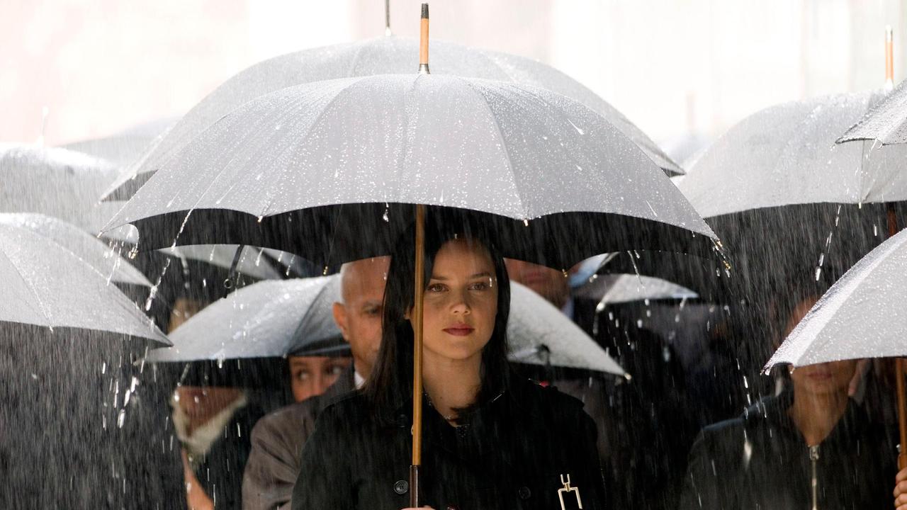 Die unglücklich verheiratete Wally Winthrop (Abbie Cornish) sehnt sich nach einer Jahrhundert-Romanze à la Wallis Simpson und König Edward VIII.