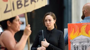 Bild: ARD Degeto/Nicolas Maack Die unscheinbare Anne-Sophie Lemieux (Lucie Aron) führt etwas im Schilde.