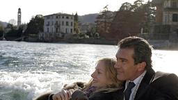 DER ANDERE: Die verheiratete Lisa (Laura Linney) trifft sich heimlich mit ihrem Liebhaber Ralph (Antonio Banderas).