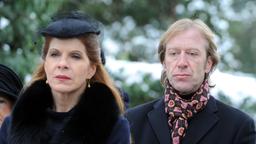 Die Witwe Marlene (Claudia Wenzel) und Dr. Florian Stemmle (Oliver Stritzel).