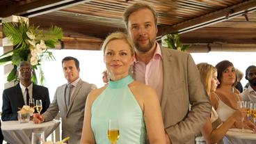 Bild: ARD Degeto/Jorinde Gersina Dieter Waldner (Stephan Grossmann) und seine Verlobte Veronika Fuchs (Susanna Simon)
