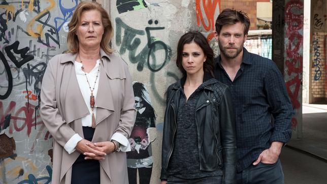 Der nächste Fall für "Die Informantin": Dreharbeiten für ARD-Degeto-Thriller mit Aylin Tezel, Ken Duken und Suzanne von Borsody in Berlin 