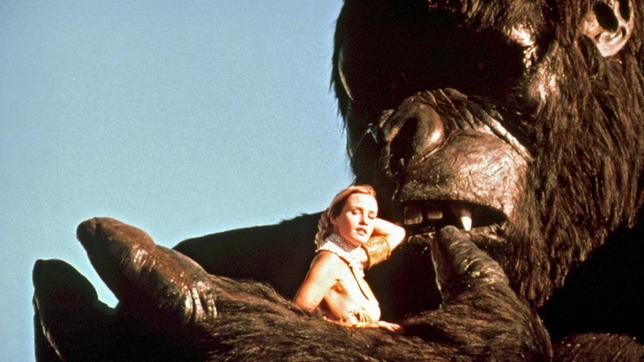 Dwan (Jessica Lang) verliert langsam die Scheu vor ihrem tierischen Entführer King Kong.