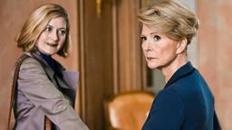Edith (Christiane Hörbiger) zweifelt, ob ihre Tochter Kristin (Nicola Thomas, li.) das Beste für sie will.