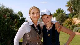 Ein cooles Gespann: Karla (Tina Ruland) und ihre Tochter Lucy (Maria Ehrich).