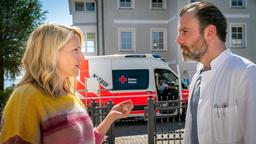 Ein gutes Team: Nora (Tanja Wedhorn) mit ihrem Praxispartner Hannes (Benjamin Grüter).