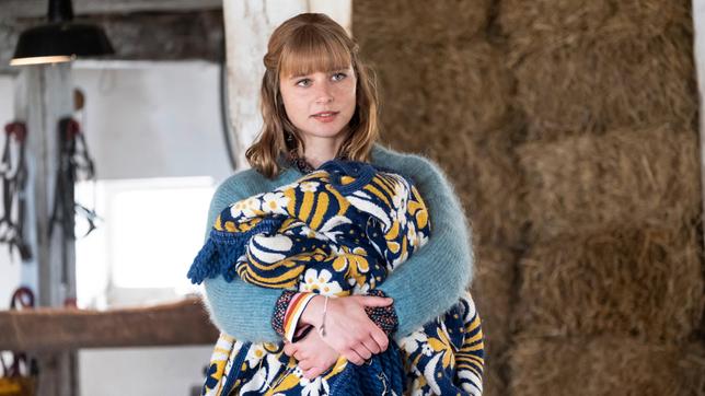 Bild: ARD Degeto/André Poling Ella (Svenja Jung) ist schwanger.