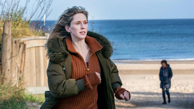 Bild: NDR/Razor Film/Oliver Feist Ellen (Rikke Lylloff) befürchtet Schlimmes.