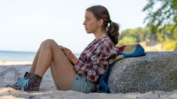 Emilia (Lene Oderich) träumt von einem Leben wie alle anderen.