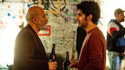 Faraz (Reza Brojerdi, re.) und sein Vater Masud (Ramin Yazdani) haben einiges zu klären.