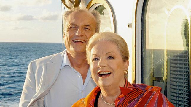 Gerda (Johanna von Koczian) und Karl (Dietrich Mattausch) bemerken, dass sie einiges gemeinsam haben.