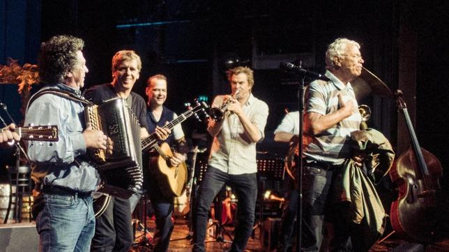 Bild: NDR/Paul Ripke Gerhard Polt, Die Toten Hosen und die Well-Brüder.