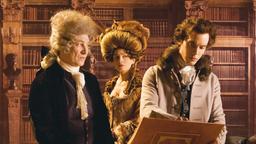 Giacomo Casanova (Tobias Moretti, li.) weiht seinen Schützling Lorenzo Da Ponte (Lorenzo Balducci) in seine Denkweise ein. Tipoletta (Silvia de Fanti) beobachtet die Initiation skeptisch.