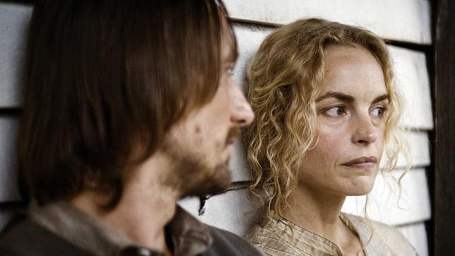 Bild: BR/Schramm Film/Patrick Orth Carl Böhmer (Marko Mandic) und Emily Meyer (Nina Hoss) überlegen, wie es weiter gehen soll.