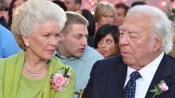 Großmutter Doris (Ellen Burstyn) sorgt sich um die Gesundheit ihres Mannes Joe (George Kennedy).