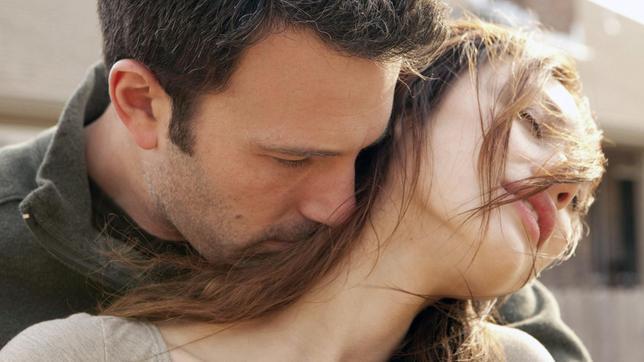 Bild: ARD Degeto/RedBud Pictures Hat Neil (Ben Affleck) in Marina (Olga Kurylenko) wirklich die Liebe fürs Leben gefunden?