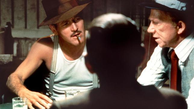 Bild: WDR Henry Gondorff (Paul Newman, l) und sein Freund J.J. Singleton (Ray Walston, r) hauen den Gangster Doyle Lonnegan beim Pokerspiel raffiniert übers Ohr.