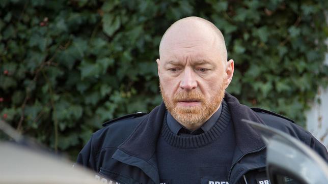 Bild: NDR/Oliver Feist Holm Brendel glaubt seiner Jugendliebe Martina Gentsch.