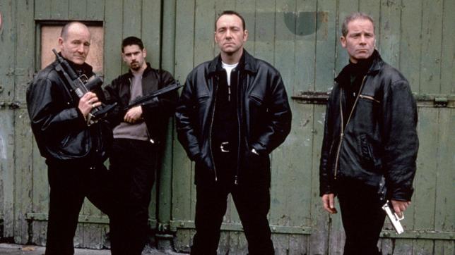 Bild: ARD Degeto Im Fall des Falles setzen Michael Lynch (Kevin Spacey) und seine Männer Stevie (Peter Mullan, re.), Tony (David Hayman, li.) und Alec (Colin Farrell, 2. v. li.) auch auf Waffengewalt.