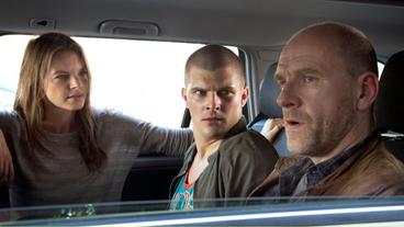 Bild: MDR/Steffen Junghans Viola Delbrück (Yvonne Catterfeld), Stipe (Robin Meisner), Burkhard "Butsch" Schulz (Götz Schubert)
