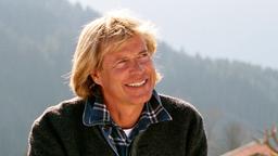 Immer gut drauf: Der Naturbursche Hansi Sandgruber (Hansi Hinterseer).