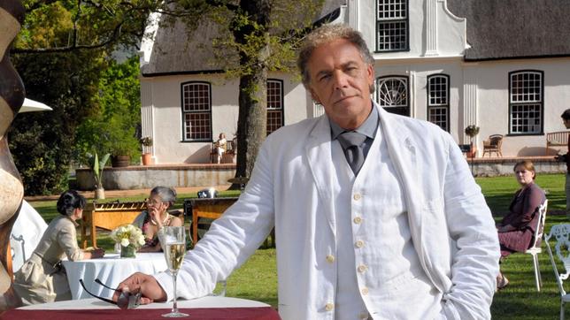 Bild: ARD Degeto/Lisa Film/Kelly Walsh Immer lässig und galant: Hotel-Mogul Markus Winter (Christian Kohlund).