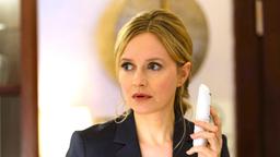 Martina (Stefanie Stappenbeck) 
