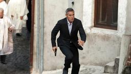 In den Straße eines italienischen Bergdorfes kommt es für Jack (George Clooney) zur letzten Konfrontation mit seinen Häschern.