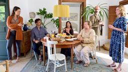 In dieser Familie geht nichts ohne Drama: Jetzt wollen Dorothea und René auch noch ein Kind.: Anna (Janina Uhse), Thomas (Florian David Fitz), Dorothea (Iris Berben), René (Justus von Dohnányi), Stephan (Christoph Maria Herbst) und Elisabeth (Caroline Peters).