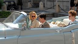 In einem blauen Cadillac starten Ann (Renée Zellweger) und ihre Söhne George (Logan Lerman, Mitte) und Robbie (Mark Rendall) in eine vermeintlich bessere Zukunft.