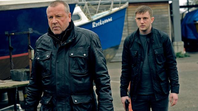 Bild: ARD Degeto/Square One Jack Regan (Ray Winstone) und George Carter (Ben Drew).