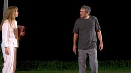 Jacks (Robert De Niro) Ehefrau Madylyn (Frances Conroy) versteht nicht, was mit ihrem paranoiden Mann los ist.