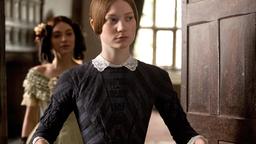 Jane Eyre (Mia Wasikowska) arbeitet als Gouvernante auf Thornfield Hall und ahnt nicht, dass sich ihr Leben entscheidend ändern wird.