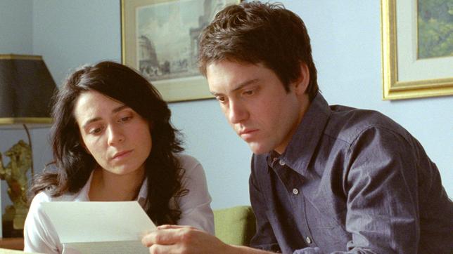 Jeanne (Mélissa Désourmeaux-Poulin) und ihr Bruder Simon Marwan (Maxim Gaudette)