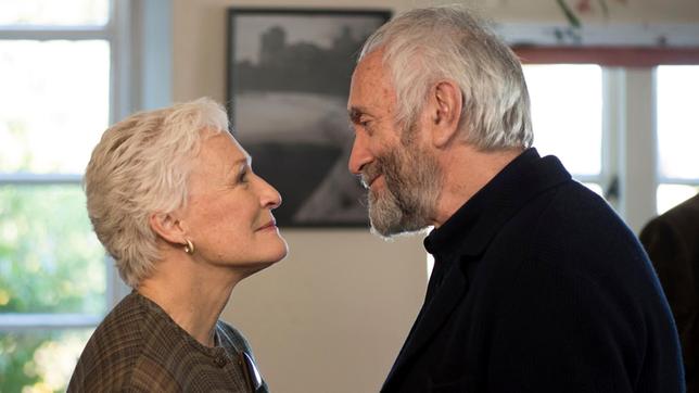 Bild: Graeme Hunter Pictures/Meta Film London ltd Joan (Glenn Close) und Joe (Jonathan Pryce) haben viel gemeinsam erreicht.