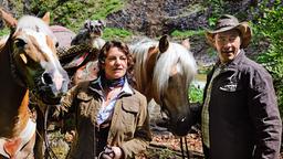 Johanna (Christine Neubauer) und Daniel (Sven Martinek) unternehmen einen Reitausflug im Naturpark.