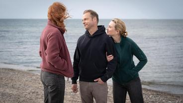 Jule Christiansen (Marleen Lohse), Hauke Jacobs (Hinnerk Schönemann) und Hannah Wagner (Jana Klinge)