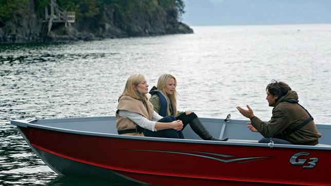 Bild: ARD Degeto/Bettina Strauss Karen (Sonja Gerhardt), Iris (Katja Weitzenböck) und Adrian (Robert Seeliger)