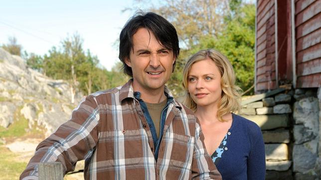 Bild: ARD Degeto/Hardy Spitz Karen Lund (Susanna Simon) hat in Rune Vigeland (Harald Schrott) ihren Traummann gefunden.