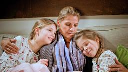 Katja (Sophie Schütt) will nur das Beste für ihre Töchter Sophie (Hanna Höppner, li) und Anna (Monique Schröder).