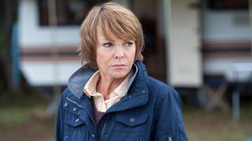 Bild: NDR/Maor Waisburd Katrin Sass als Karin Lossow.